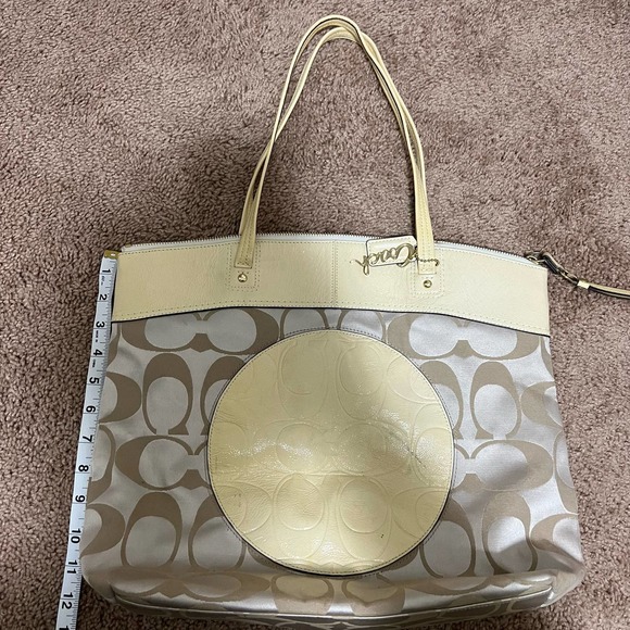 Coach Laura‎ Signature Large Tote Bag - Picture 7 of 11